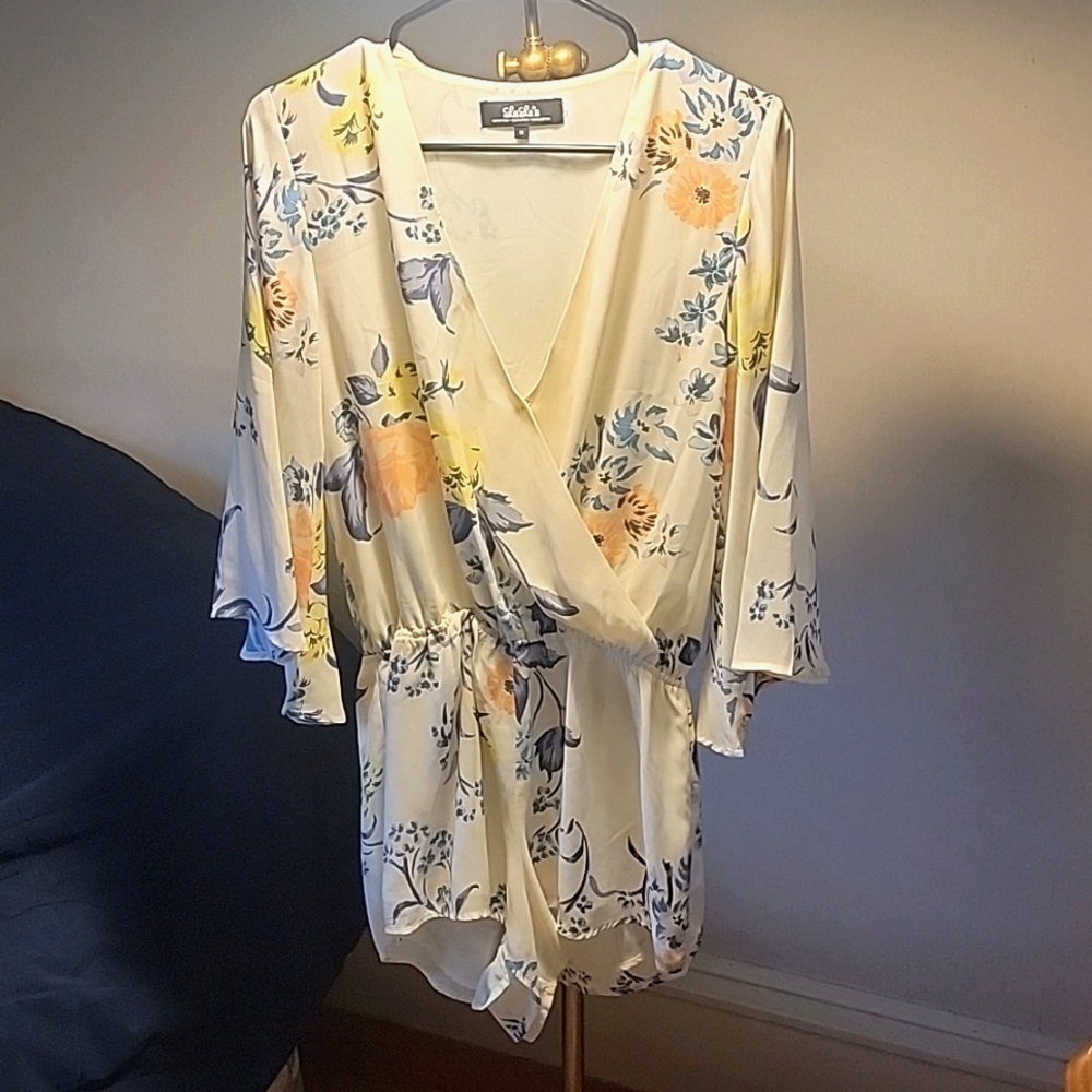 Lulu's Ivory Floral Romper, Women's Shorts size Medium
